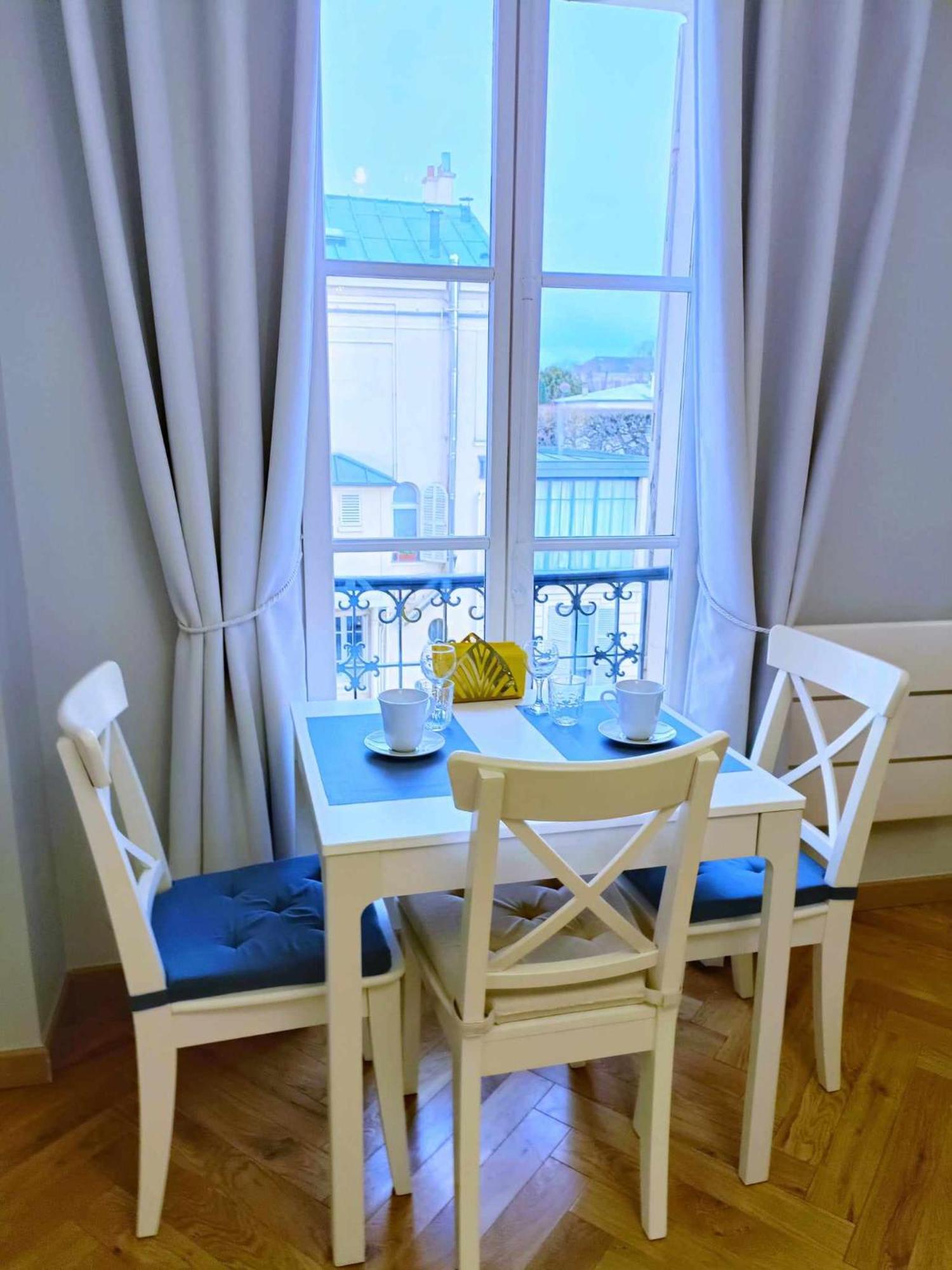 Appartement Au Petit Trianon Bleu à Versailles Extérieur photo