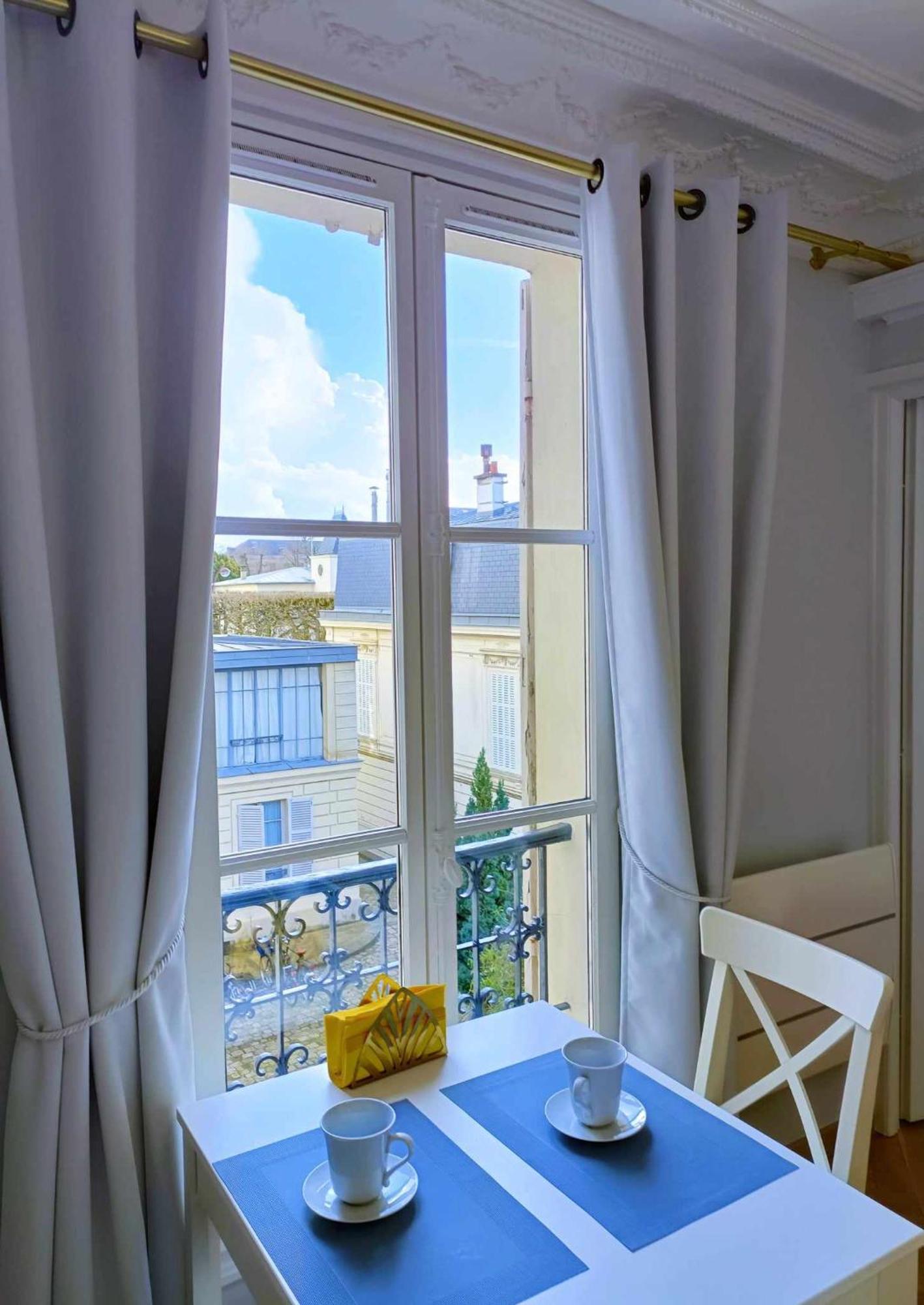 Appartement Au Petit Trianon Bleu à Versailles Extérieur photo